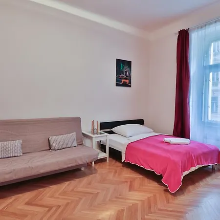 Apartment Central Wenzigova 13 Prag