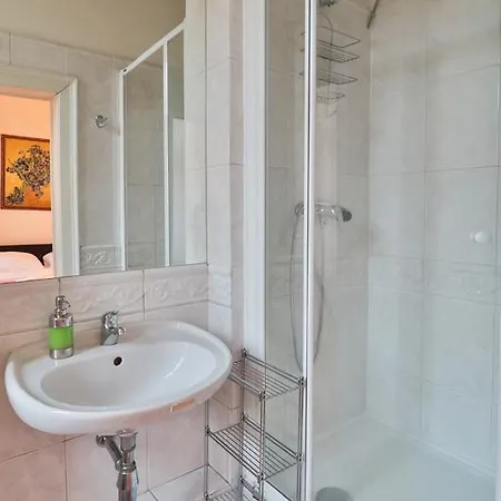 Apartment Central Wenzigova 13 Prag
